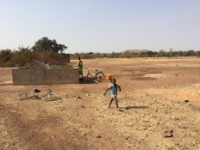 01 17 pozzo accqua bourki africa 05