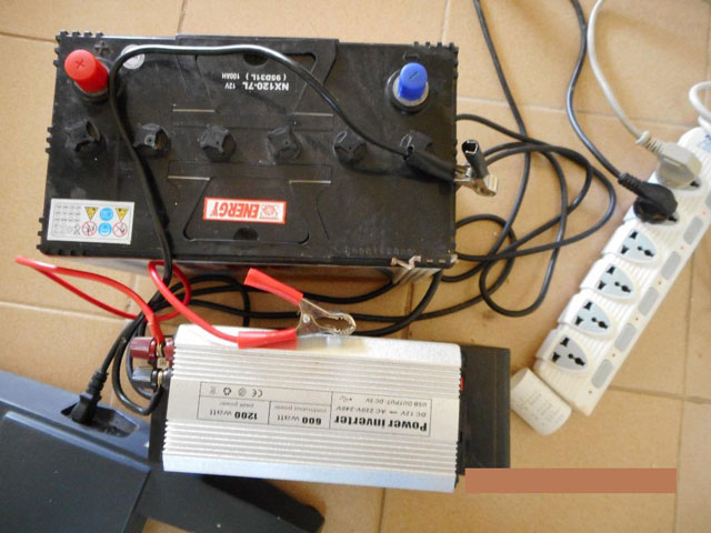 01 18 materiale elettrotecnico africa 02