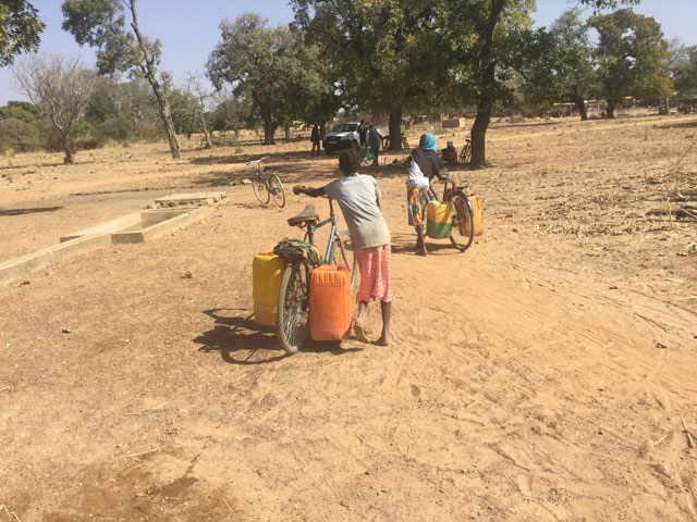 01 19 pozzo salogo acqua africa 03