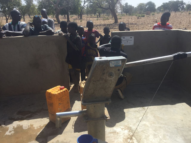 01 19 pozzo salogo acqua africa 05