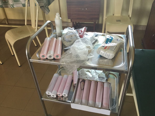 01 20 materiale medico sanitario burkina 03