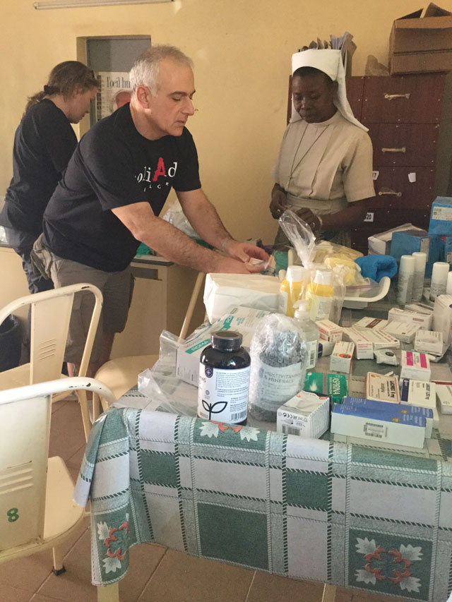 01 20 materiale medico sanitario burkina 06