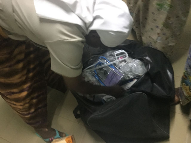 01 20 materiale medico sanitario burkina 12