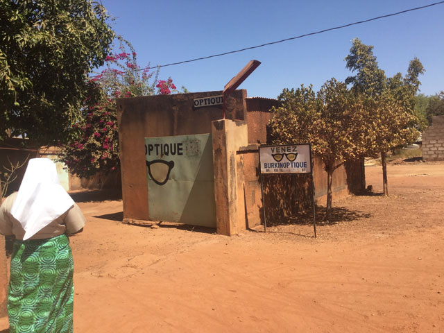 01 20 occhiali africa 14
