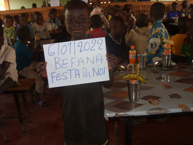 01 22 pranzo bambini indigenti 05