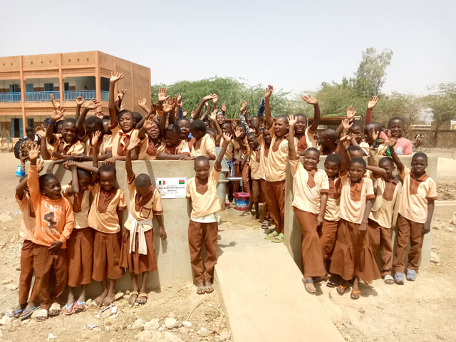 03 22 pozzo scuola koupela burkina 06