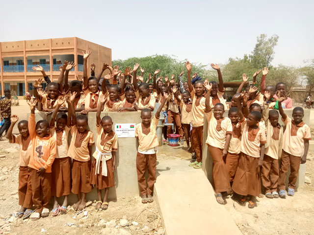 03 22 pozzo scuola koupela burkina 07