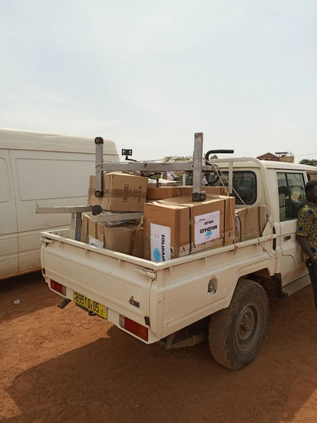 12 23 strumentazione oculistica burkina 13
